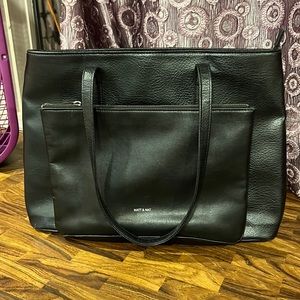 Matt & Nat Vegan Leather “Wes” Tote Pre-owned Great condition